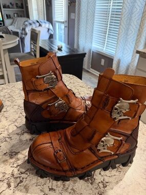 Men's Brown Leather Buckle Boots with Skull Hardware
